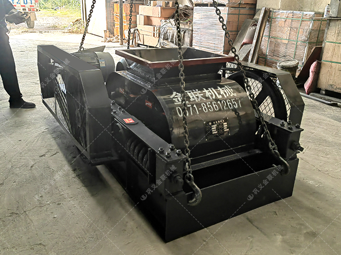 2PGC450x500雙齒輥破碎機發往吉林四平