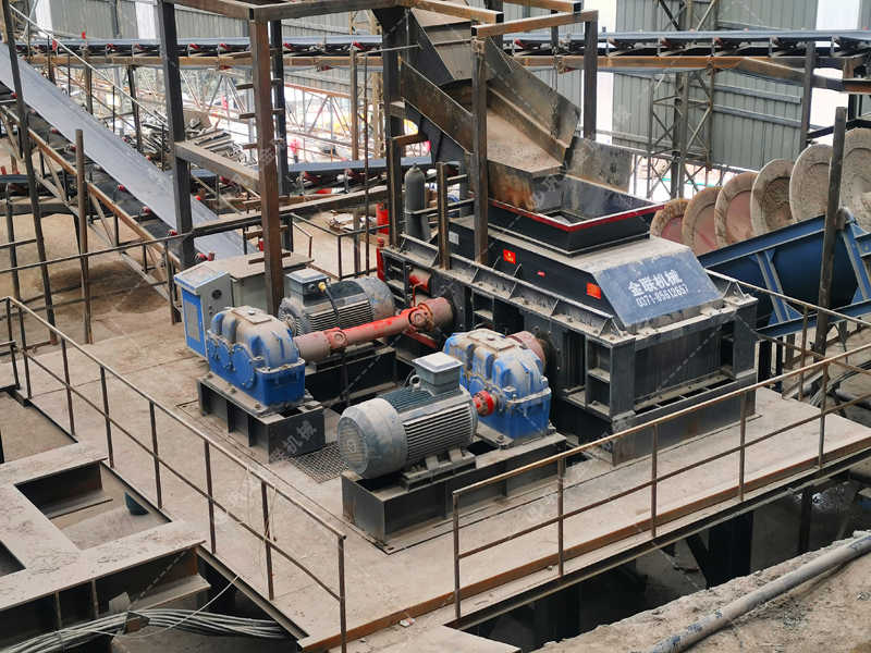 機(jī)制砂品質(zhì)參差不齊？液壓對(duì)輥制砂機(jī)如何實(shí)現(xiàn)高品質(zhì)細(xì)砂生產(chǎn)？