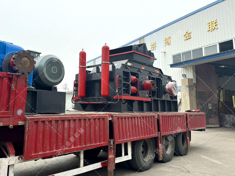 機(jī)制砂品質(zhì)參差不齊？液壓對(duì)輥制砂機(jī)如何實(shí)現(xiàn)高品質(zhì)細(xì)砂生產(chǎn)？